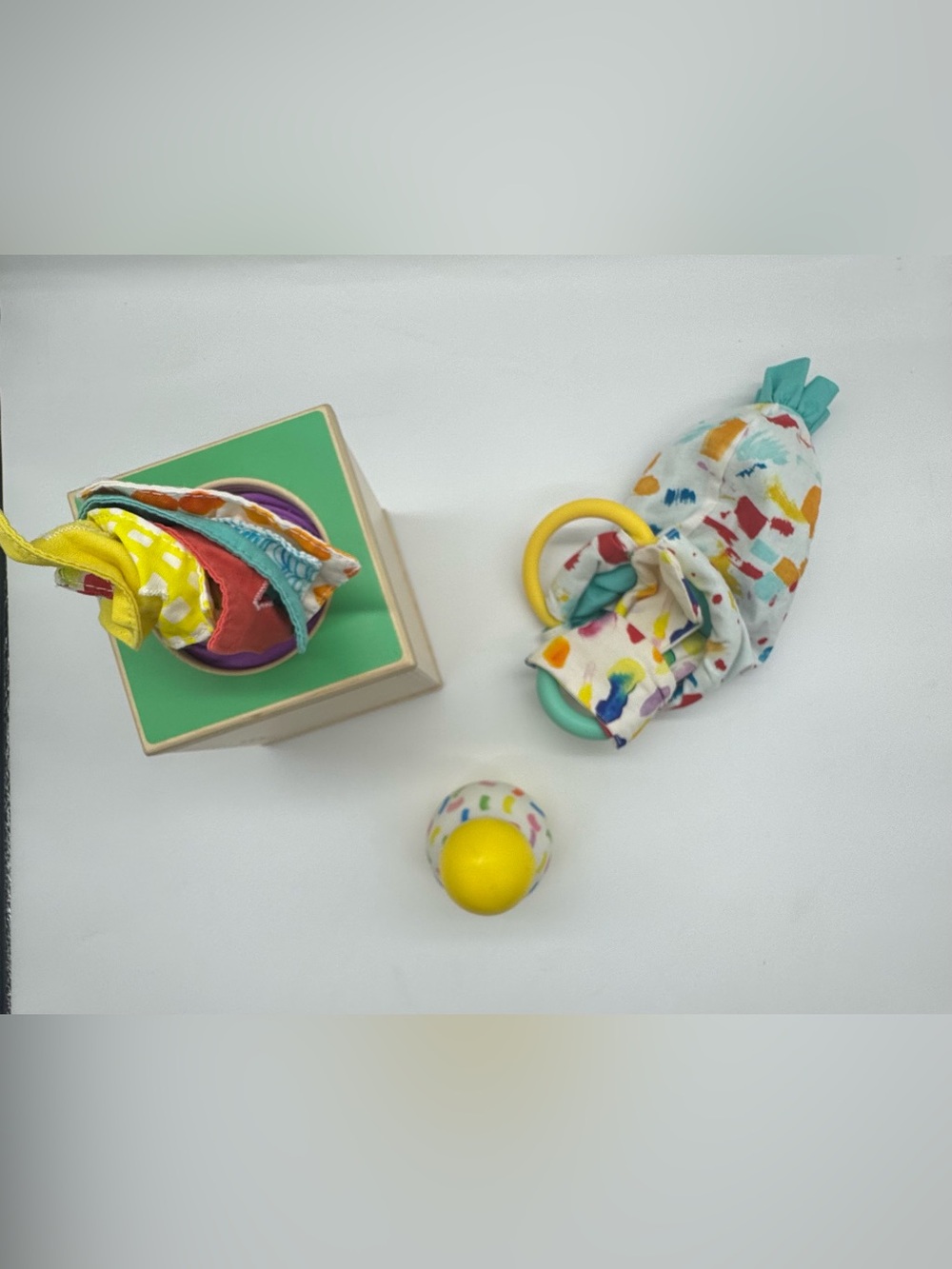 Lovevery Magic Tissue Box, Teething Coth with rings, Rainbow Wobble Toy